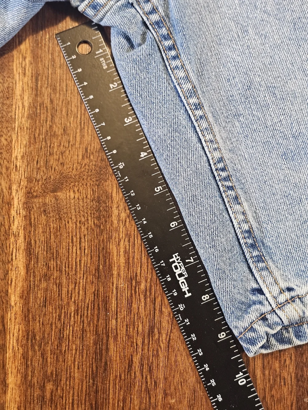 Levi 550 Shorts Relaxed Fit Thrashed Light Wash Size 36